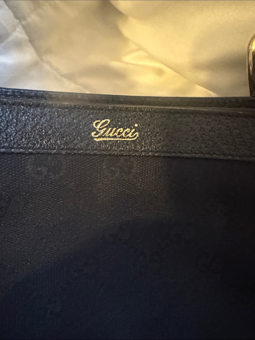 Gucci Black Leather and Canvas Tote with wallet, Gold Hardware and dusty!!!! - Picture 4 of 14